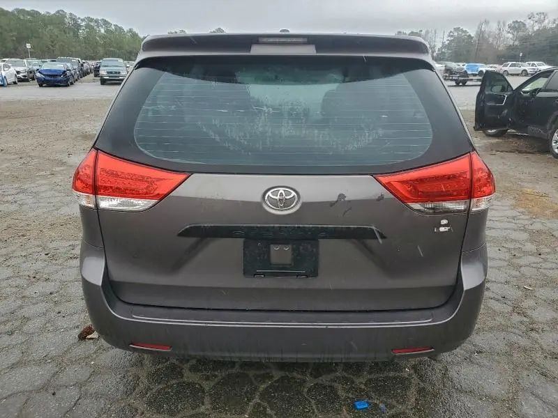 2012 TOYOTA SIENNA   