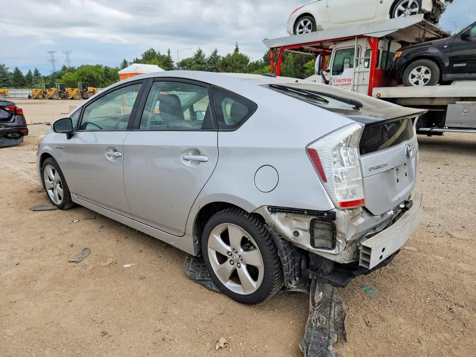 2010 TOYOTA PRIUS V  
