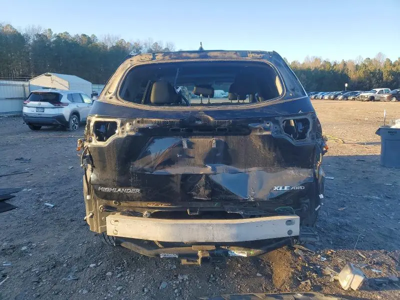 2016 TOYOTA HIGHLANDER XLE  