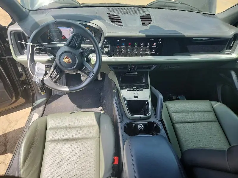 2024 PORSCHE CAYENNE S  