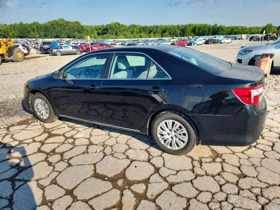 2014 TOYOTA CAMRY LE  
