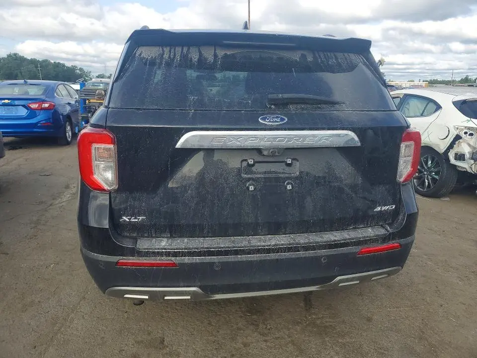 2021 FORD EXPLORER XLT  