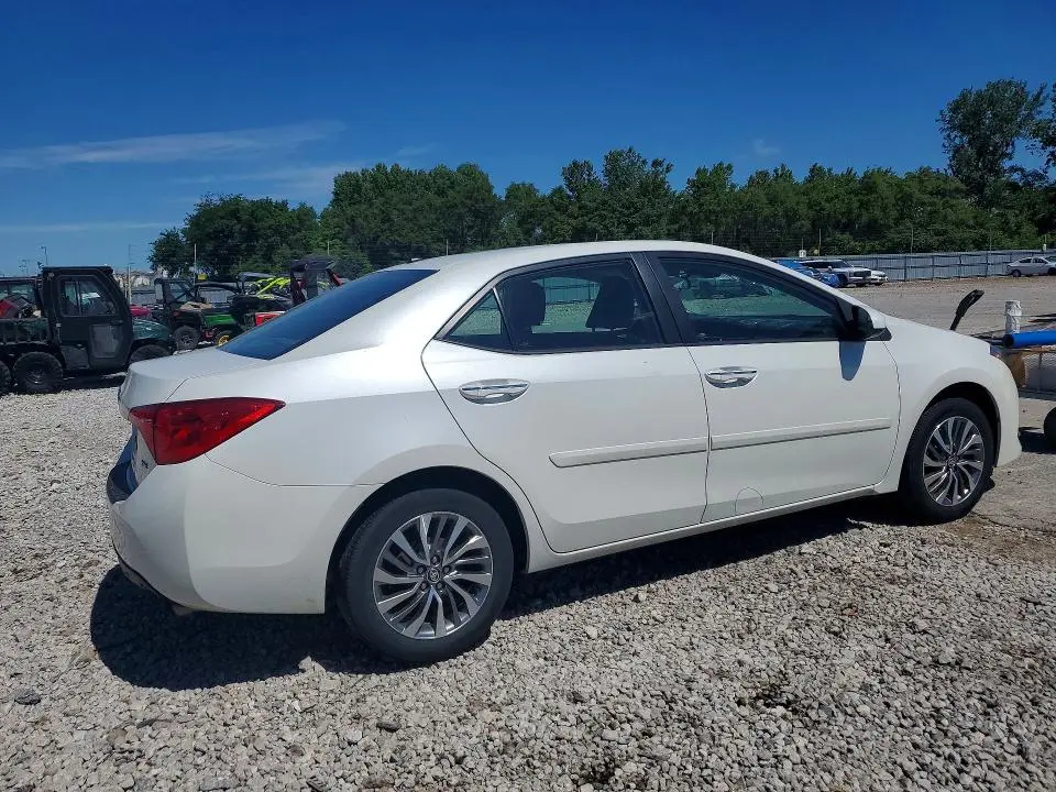 2017 TOYOTA COROLLA XLE  