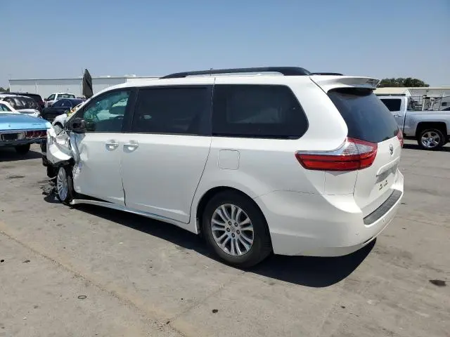 2015 TOYOTA SIENNA XLE  