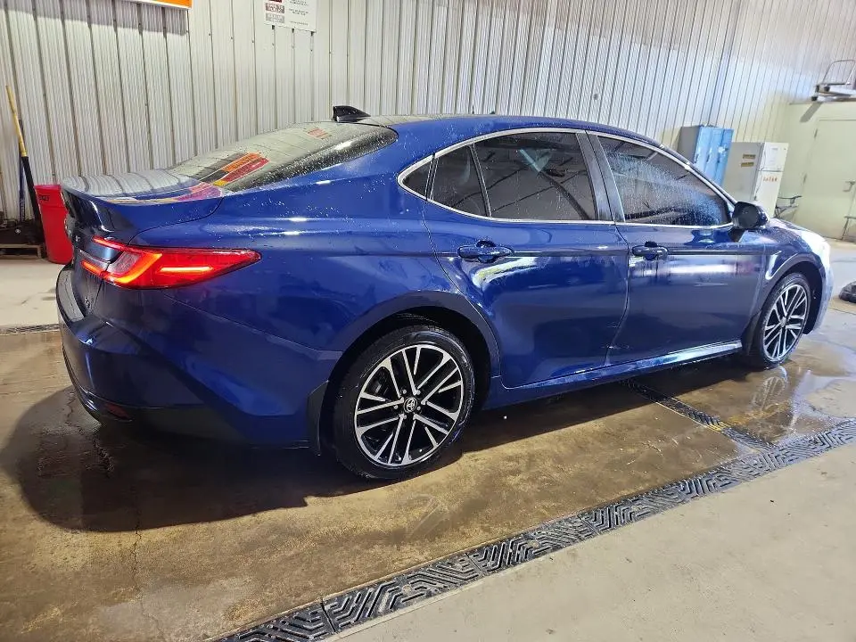 2025 TOYOTA CAMRY XLE  