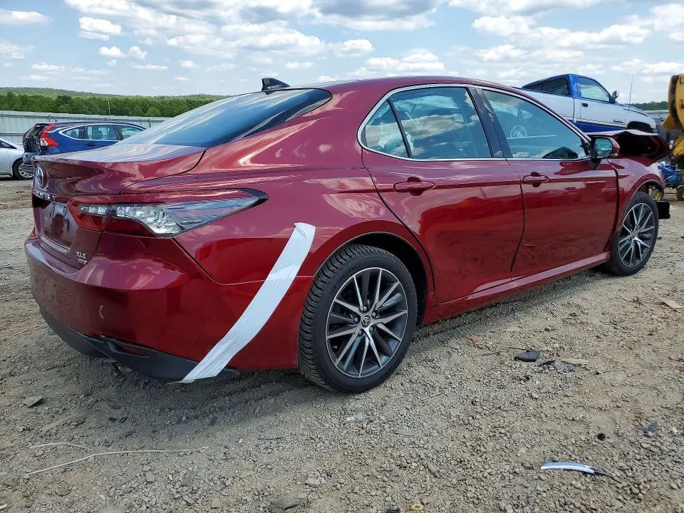 2021 TOYOTA CAMRY XLE  