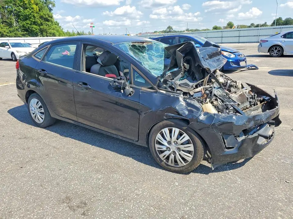2013 FORD FIESTA SE  