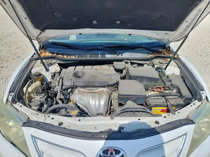 2010 TOYOTA CAMRY LE  