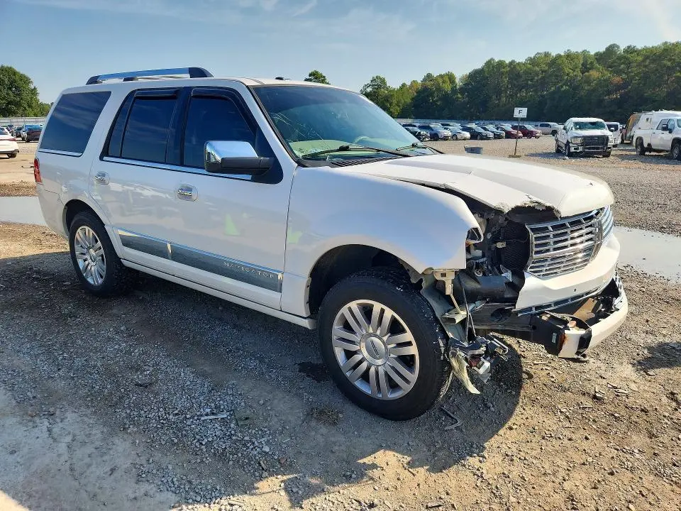 2013 LINCOLN NAVIGATOR   