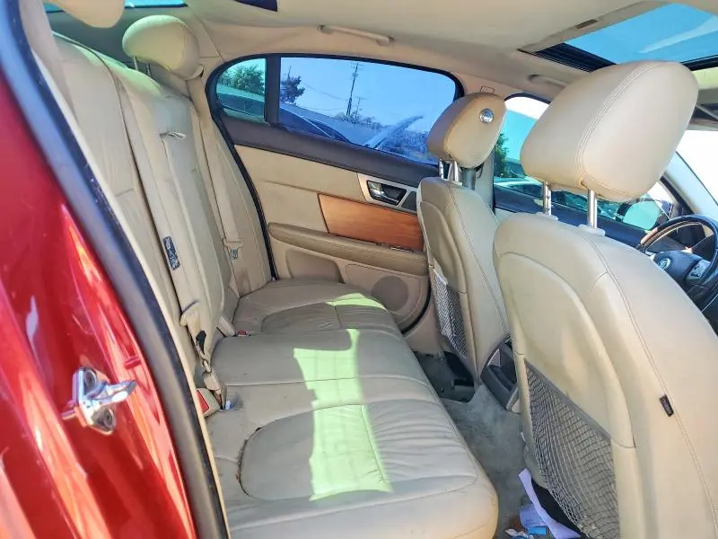 2010 JAGUAR XF LUXURY  