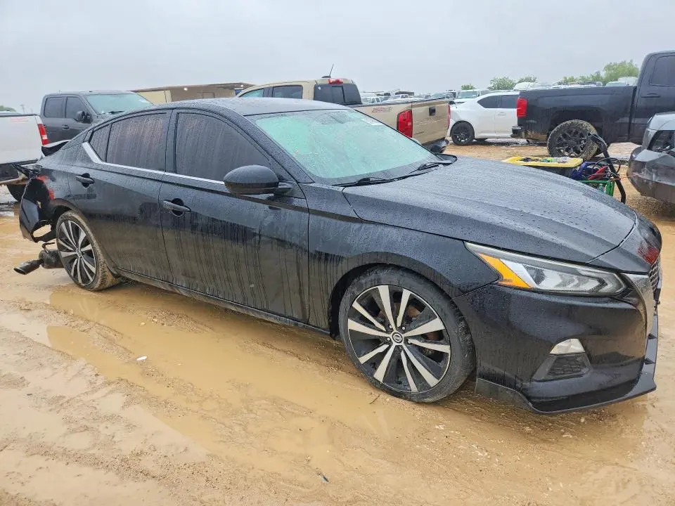2019 NISSAN ALTIMA SR  