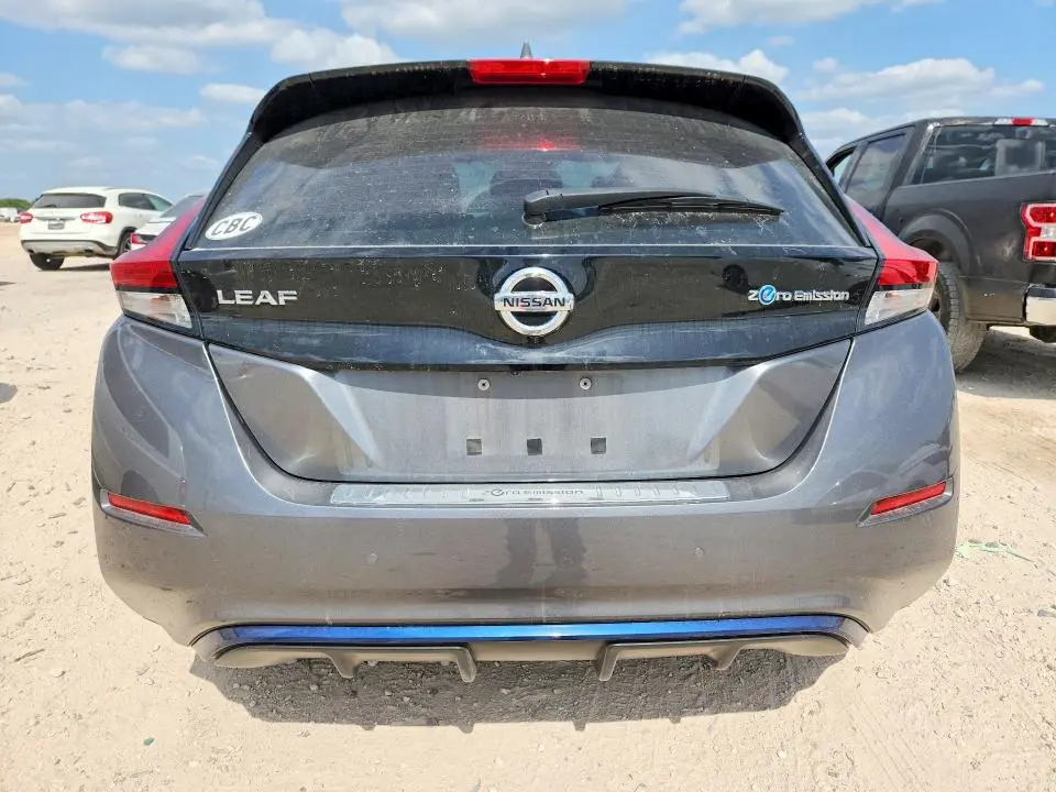 2022 NISSAN LEAF S  