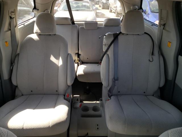 2011 TOYOTA SIENNA LE