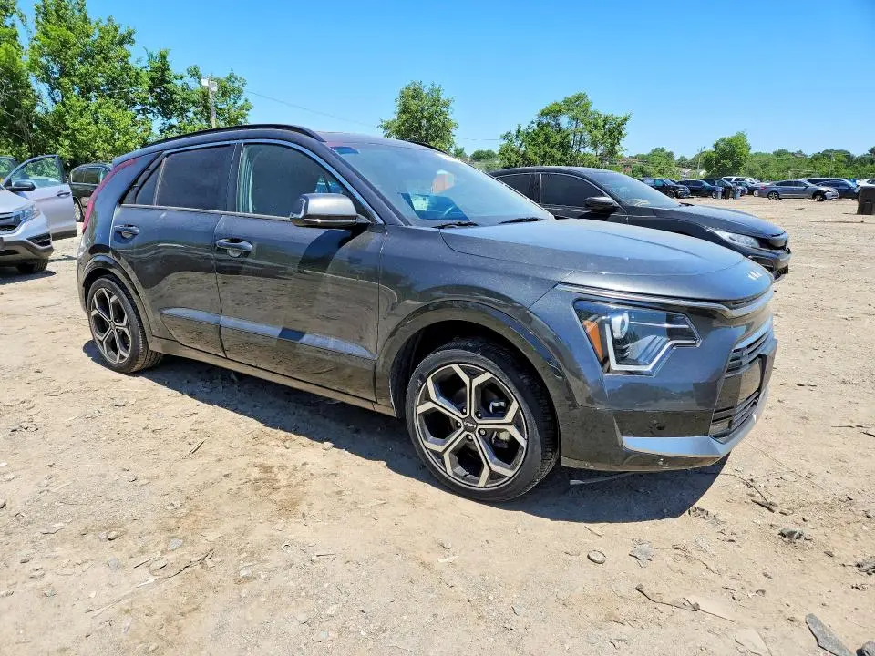 2023 KIA NIRO EX  