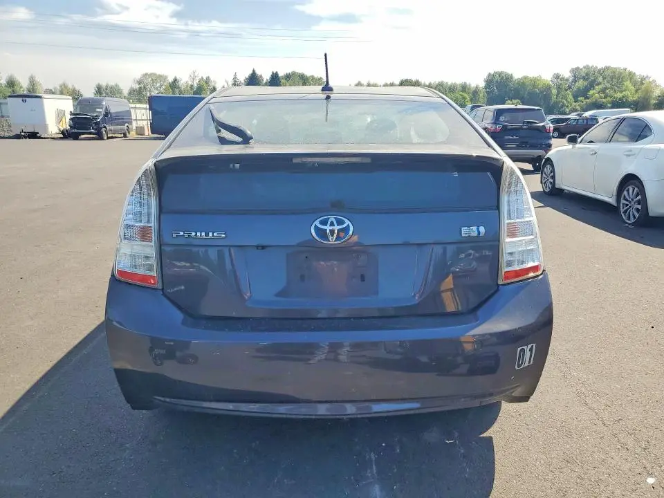2011 TOYOTA PRIUS THREE  