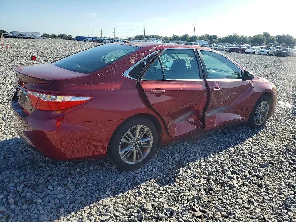 2015 TOYOTA CAMRY SE  