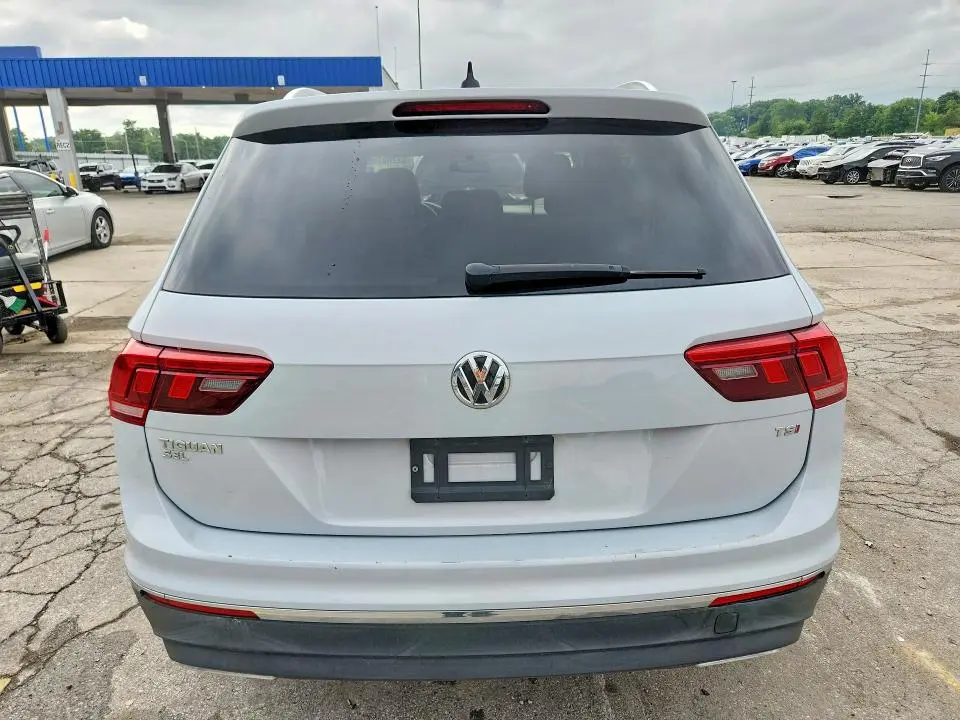 2018 VOLKSWAGEN TIGUAN SE  