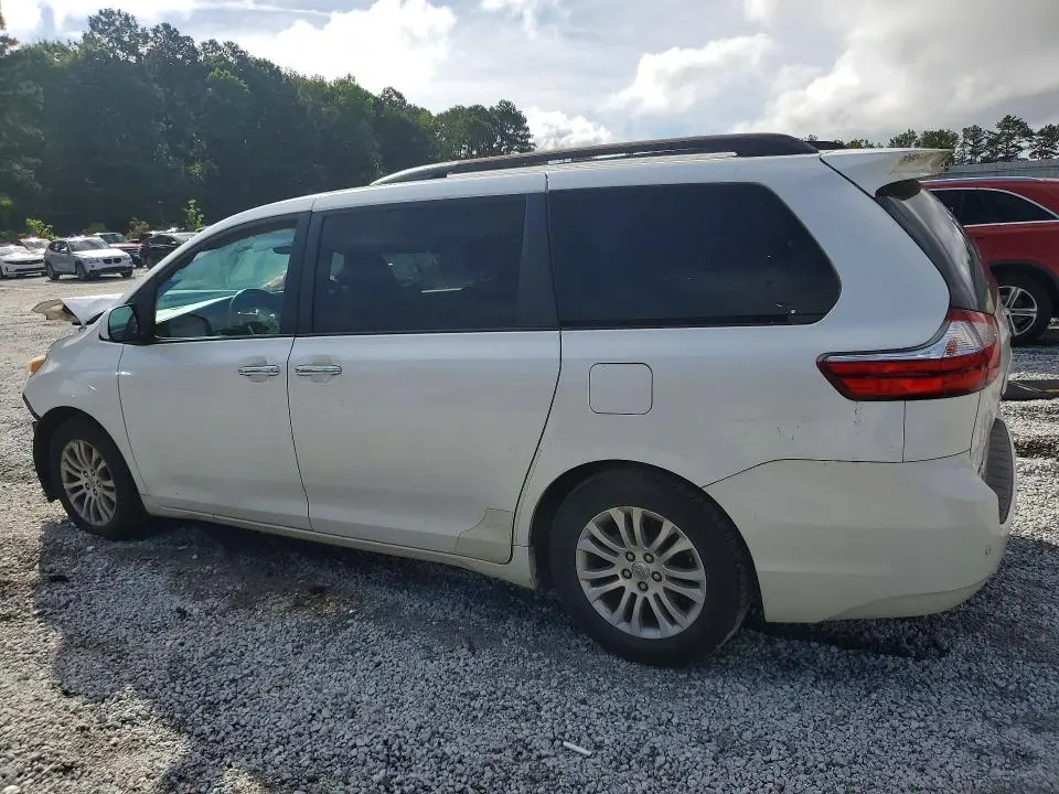 2015 TOYOTA SIENNA XLE PREMIUM 8-PASSENGER  