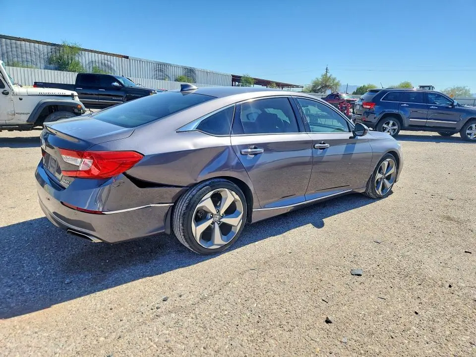 2018 HONDA ACCORD TOURING  