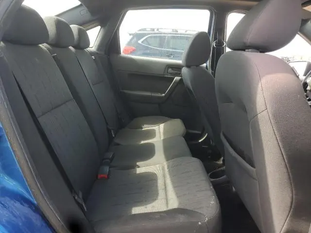 2010 FORD FOCUS SE  