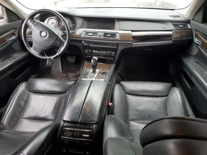 2011 BMW 750 XI  