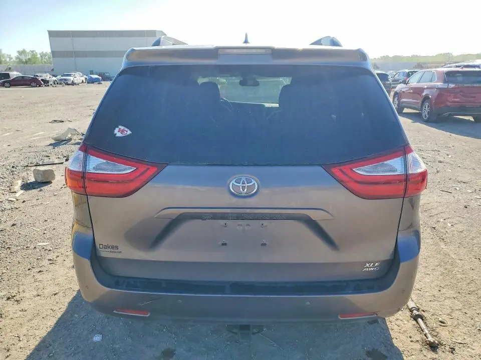 2019 TOYOTA SIENNA XLE PREMIUM 7-PASSENGER  