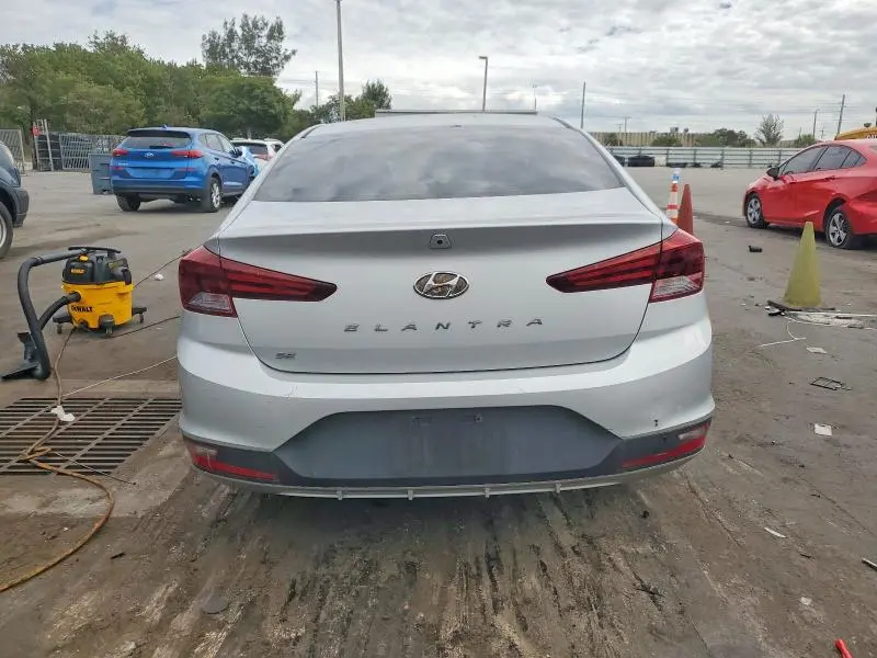 2019 HYUNDAI ELANTRA SE  