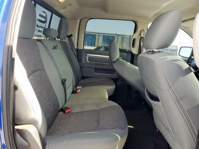 2016 RAM 1500 SLT  