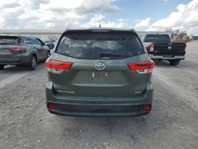 2017 TOYOTA HIGHLANDER SE  