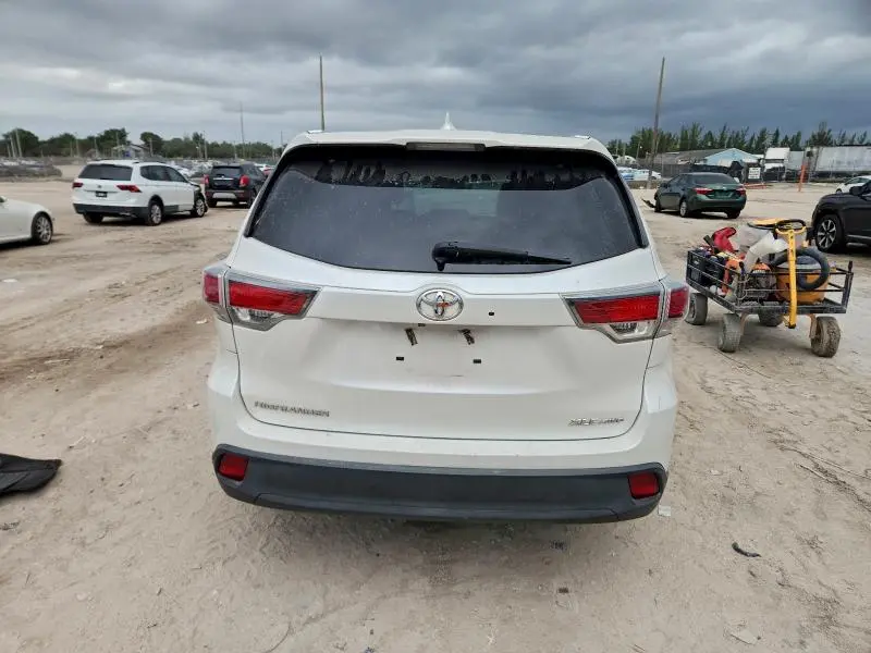 2016 TOYOTA HIGHLANDER XLE  