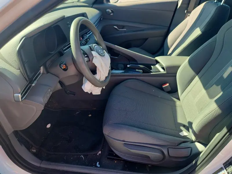 2021 HYUNDAI ELANTRA SE  