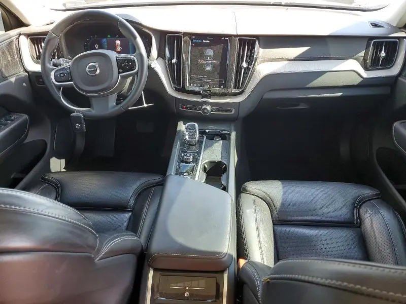 2022 VOLVO XC60 B5 INSCRIPTION  