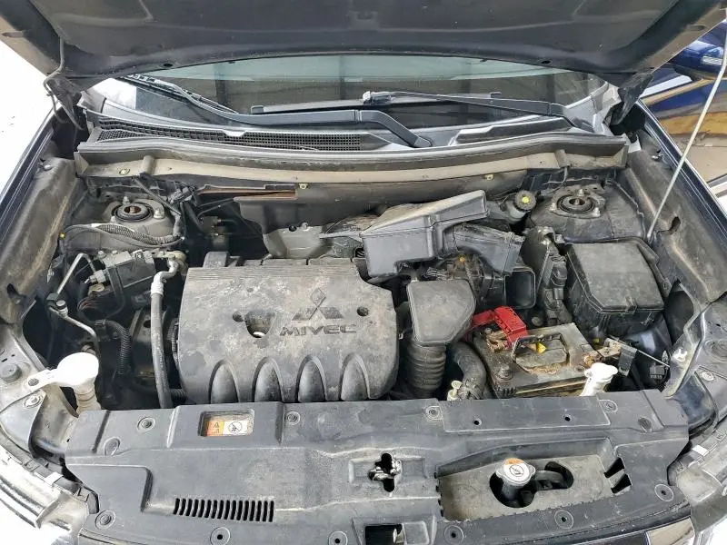 2018 MITSUBISHI OUTLANDER SE  