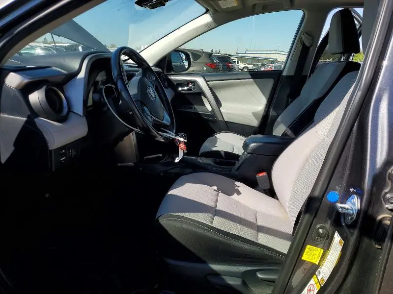 2018 TOYOTA RAV4 XLE  