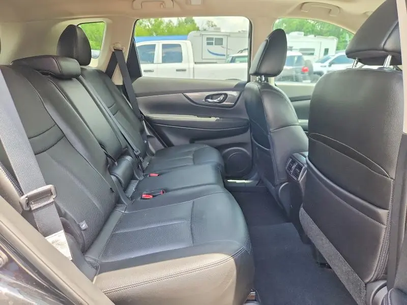 2016 NISSAN ROGUE SL  