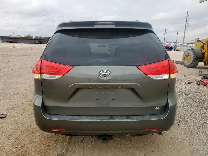 2012 TOYOTA SIENNA LE  