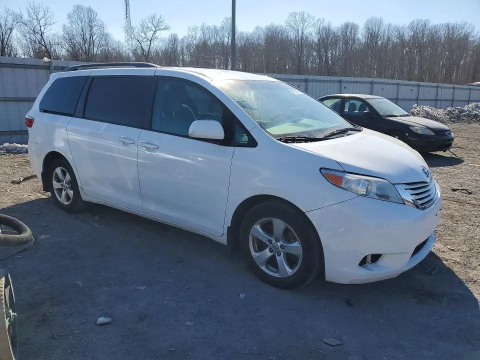 2017 TOYOTA SIENNA LE 8 PASSENGER  