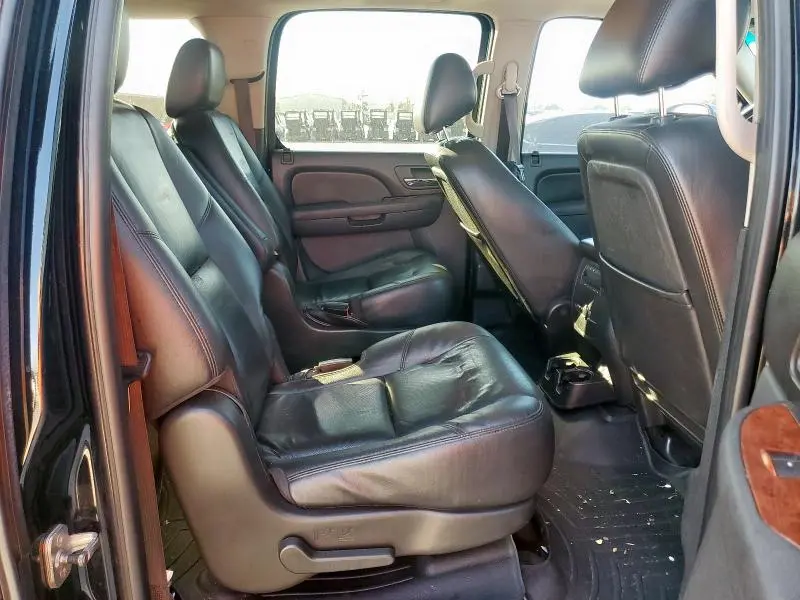 2011 CHEVROLET SUBURBAN C1500 LTZ  