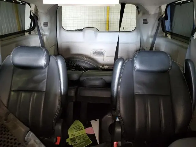2010 CHRYSLER TOWN & COUNTRY TOURING PLUS  