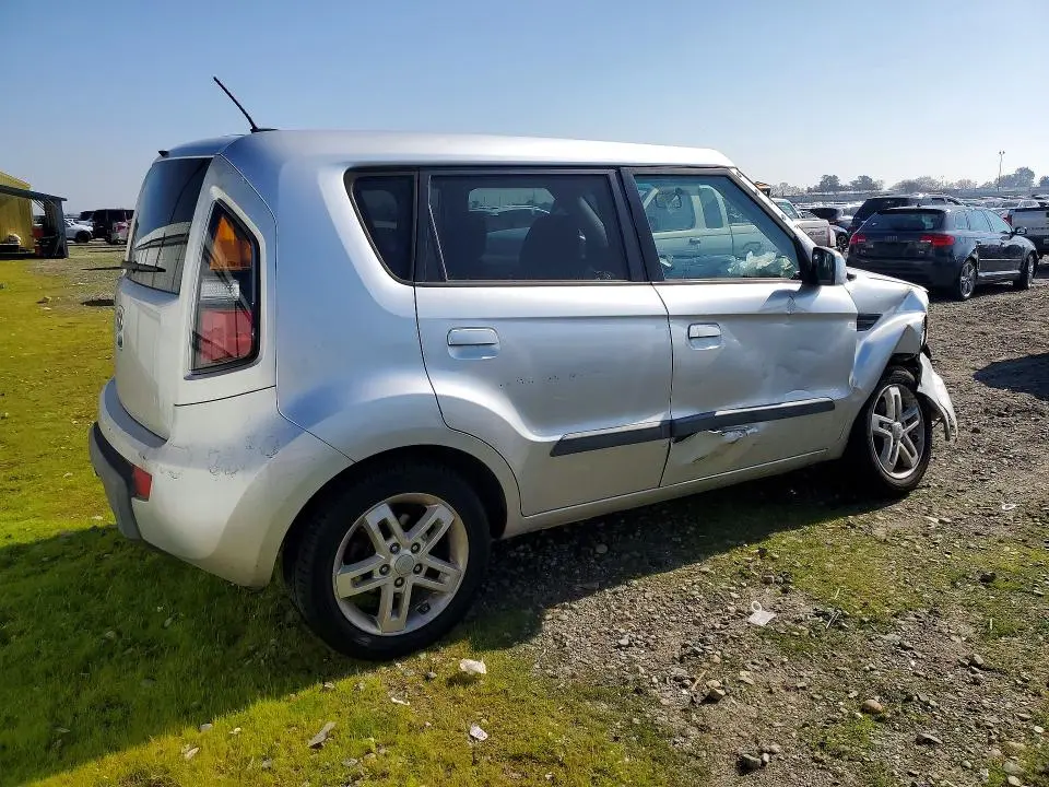 2010 KIA SOUL +  