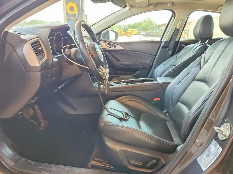 2018 MAZDA 3 TOURING  