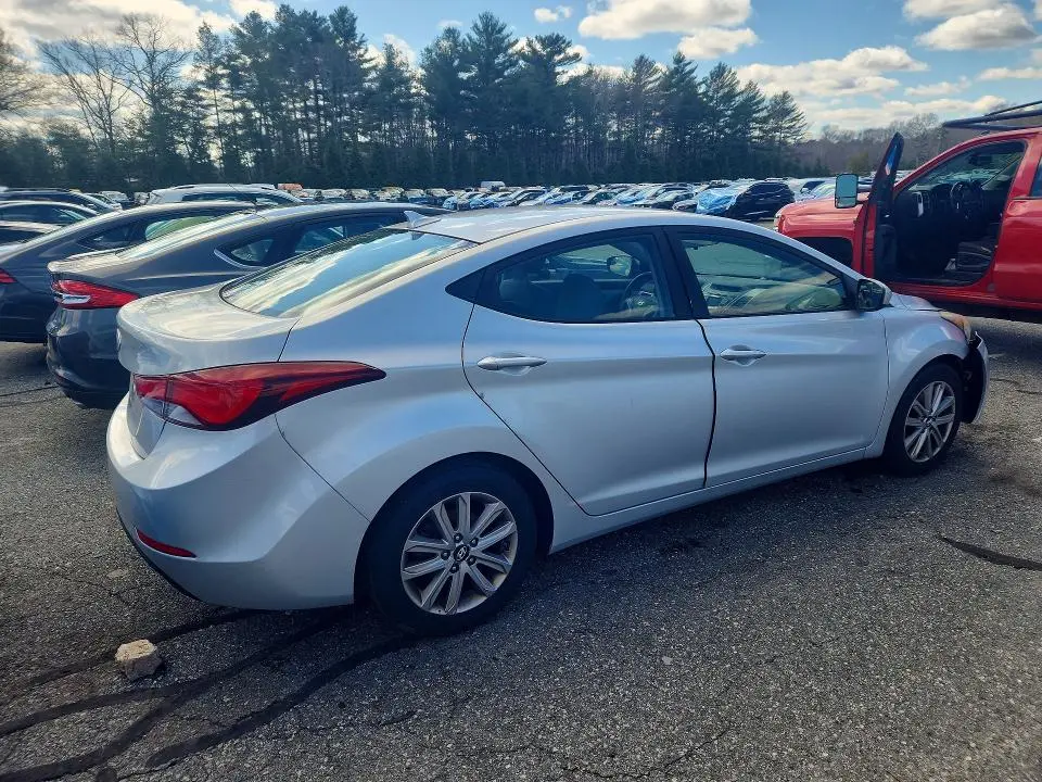2014 HYUNDAI ELANTRA SE  