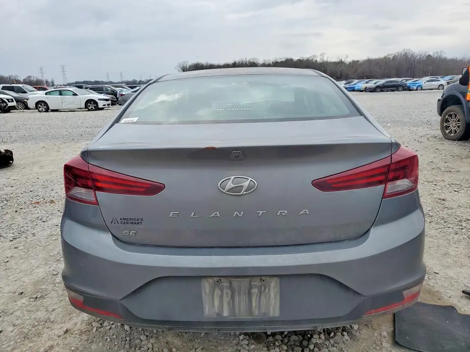2019 HYUNDAI ELANTRA SE  