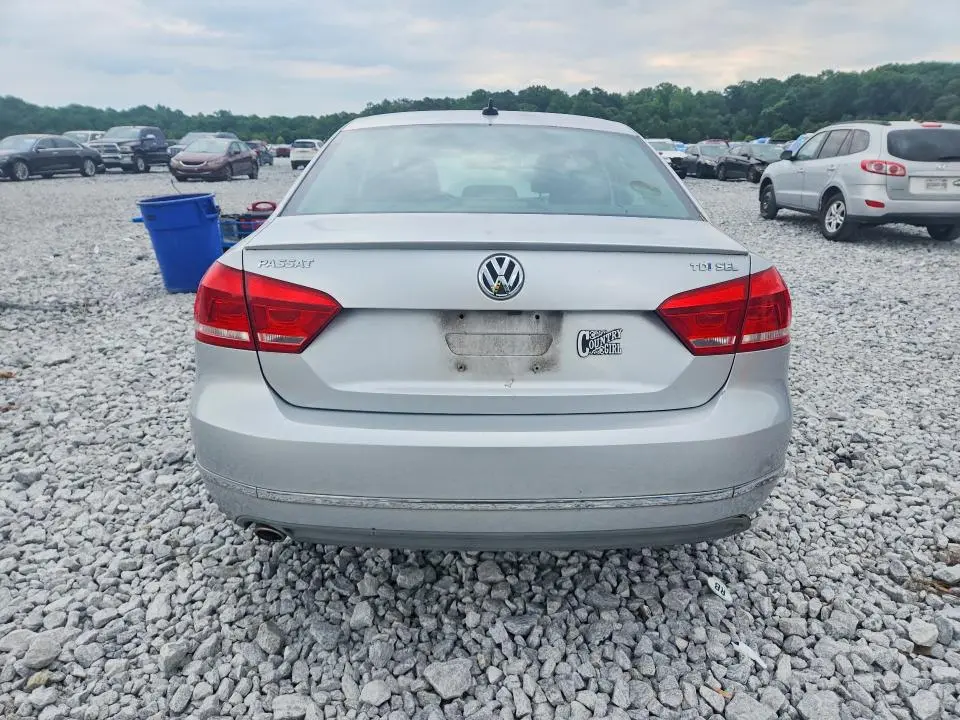 2013 VOLKSWAGEN PASSAT SEL  