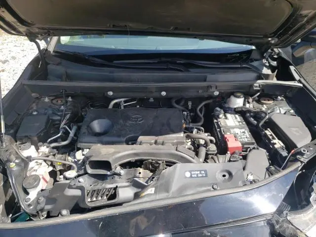 2020 TOYOTA RAV4 XLE  