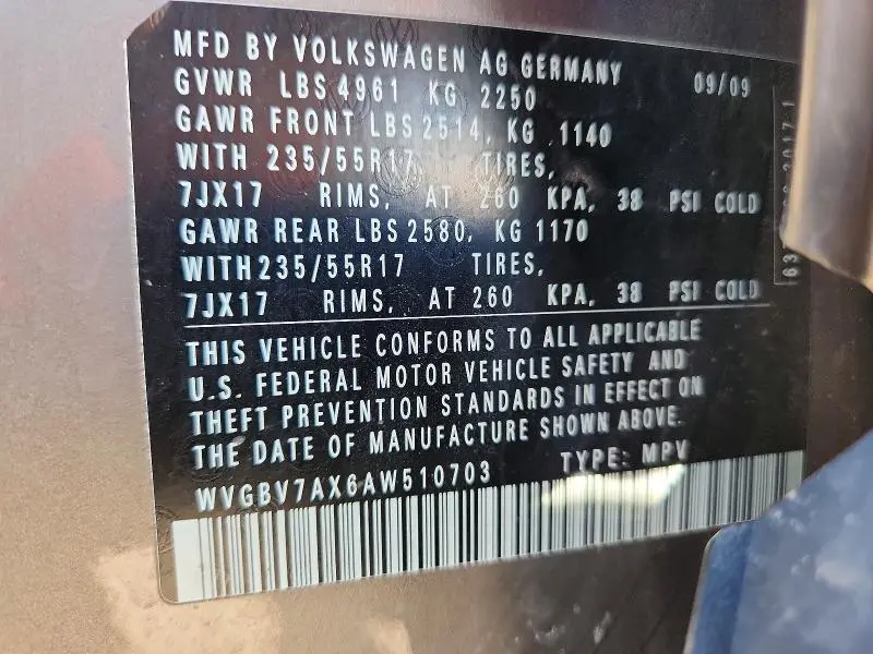 2010 VOLKSWAGEN TIGUAN SE  