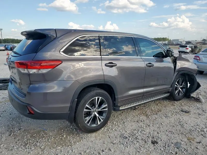 2018 TOYOTA HIGHLANDER LE  