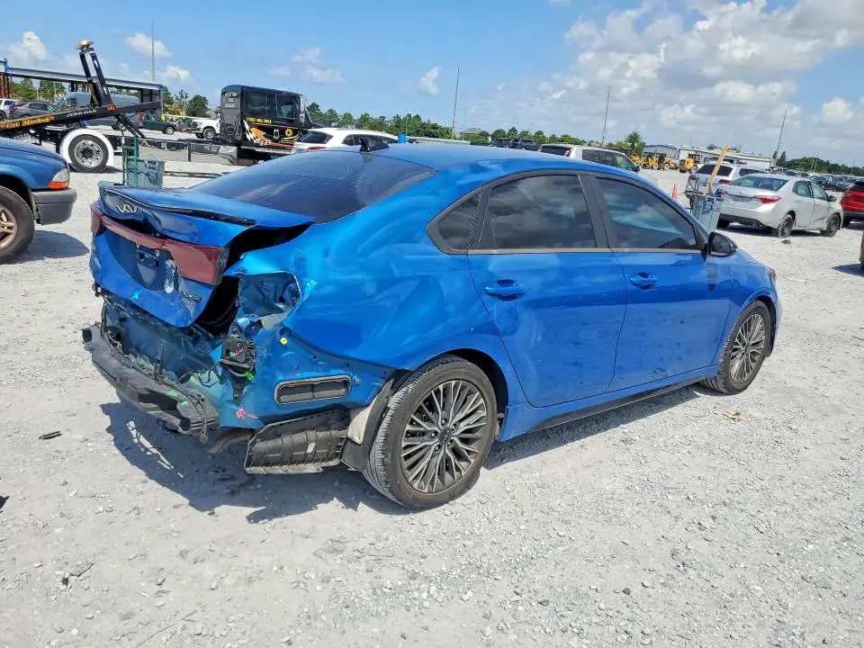 2022 KIA FORTE GT LINE  