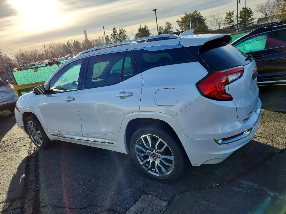 2023 GMC TERRAIN DENALI  