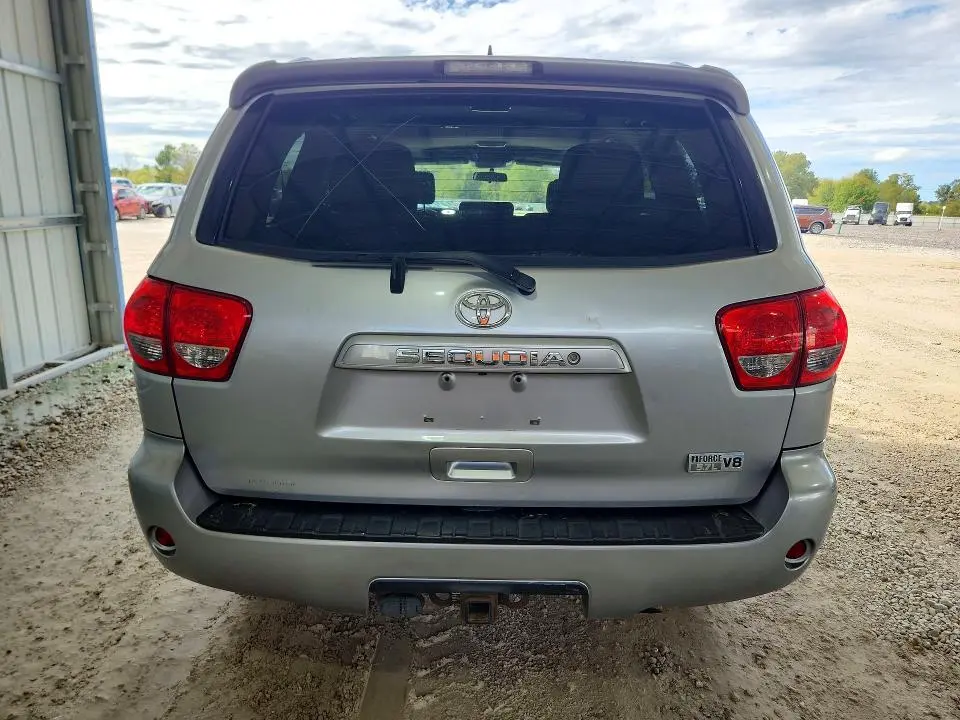2015 TOYOTA SEQUOIA SR5  
